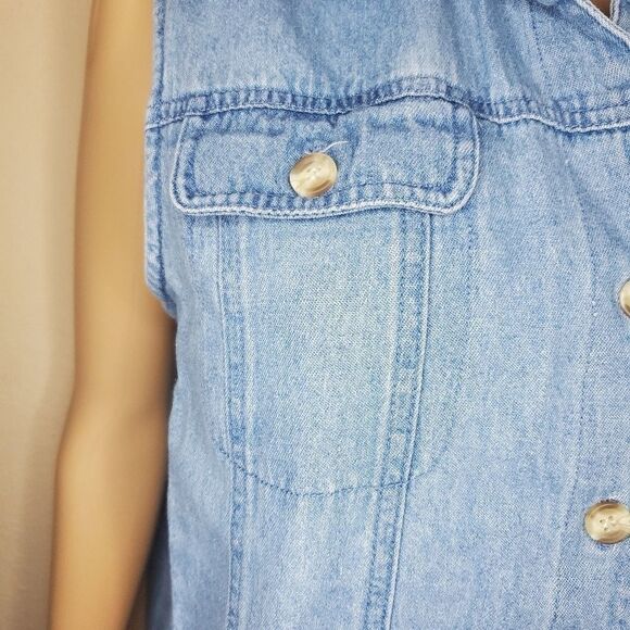 Motherhood Maternity sleeveless button up denim shirt. - Picture 7 of 9